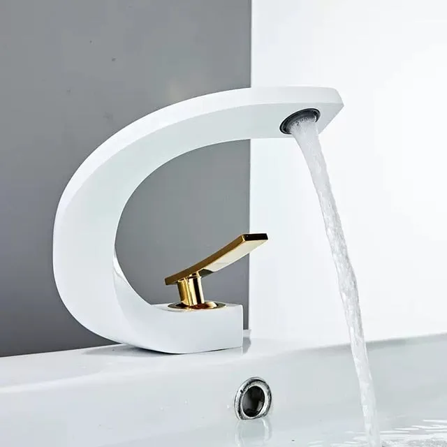 Brass Bathroom Basin Faucet Hot and Cold Water Washbasin Taps