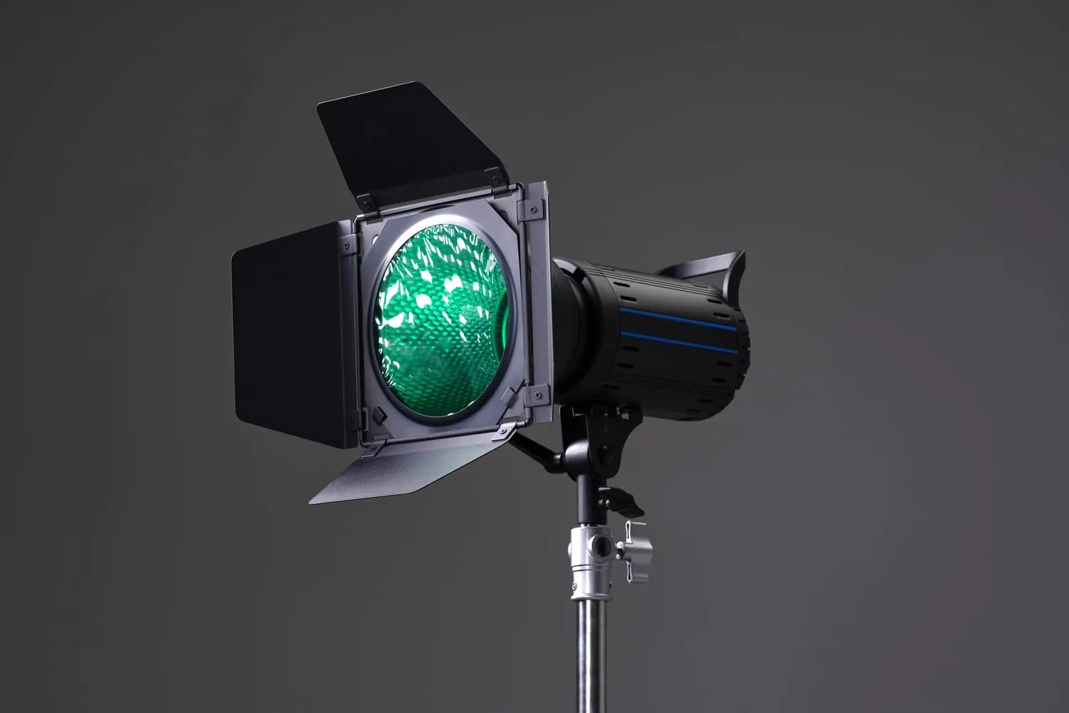 Digitek (DBR-055) Bowens Reflector with Barndoor Combo Universally Compatible with All Flash Speedlites